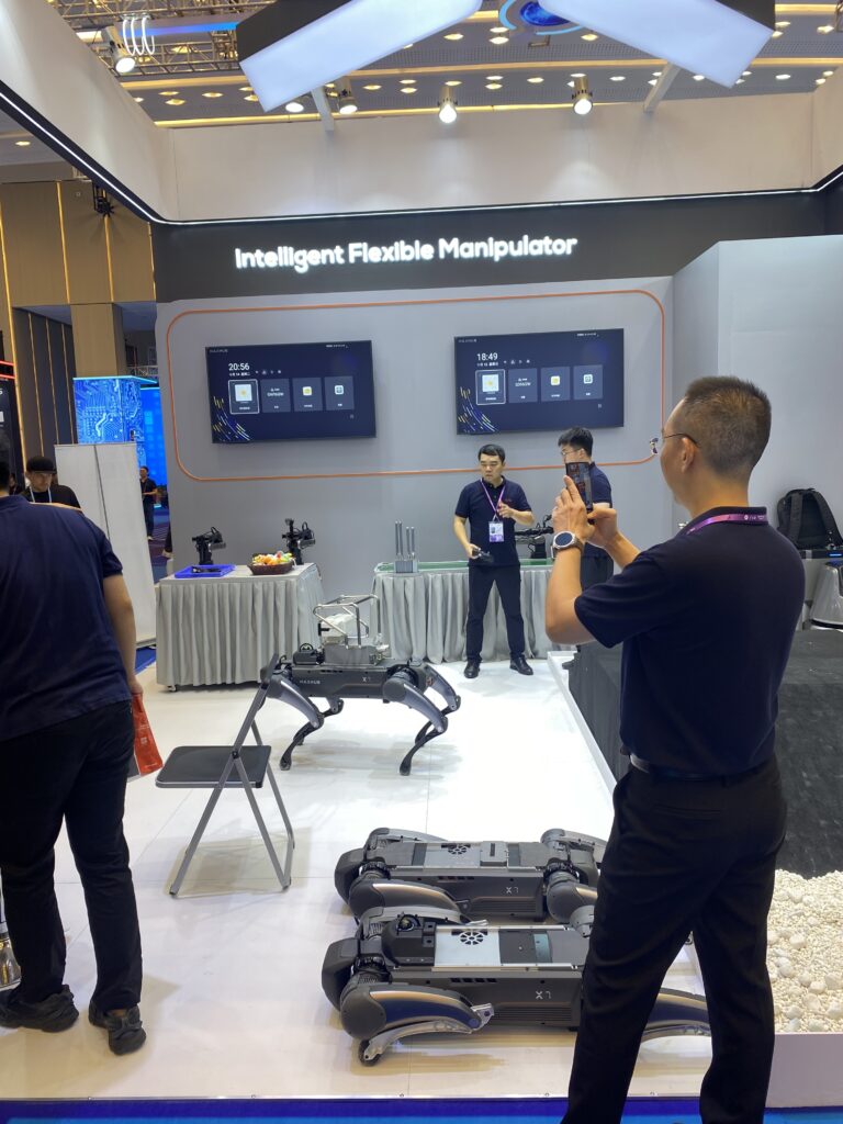 Puesto de robotica de Perro Robot